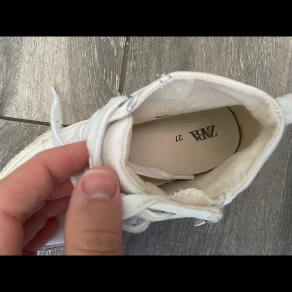 Zara shoes for kids.Used.white. Size 10.5 - Picture 5 of 5